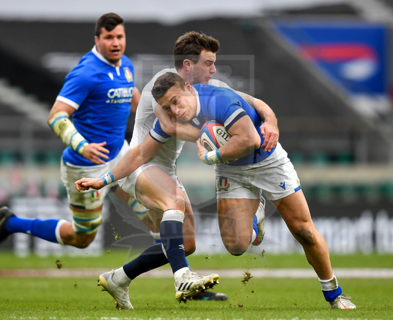 Guinness Sei Nazioni 2021, Round 2, Londra, Twickenham 13/02/2021, Inghilterra v Italia, Paolo Garbisi placcato da Ford. Foto Graig Thomas/Fotosportit