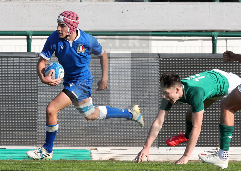Test match U18, Trviso, stadio di Monigo, Italia U18 v Irlanda U18, il break di Lorenzo Casilio verso la prima meta azzurra. Foto Daniele Resini/Fotosportit