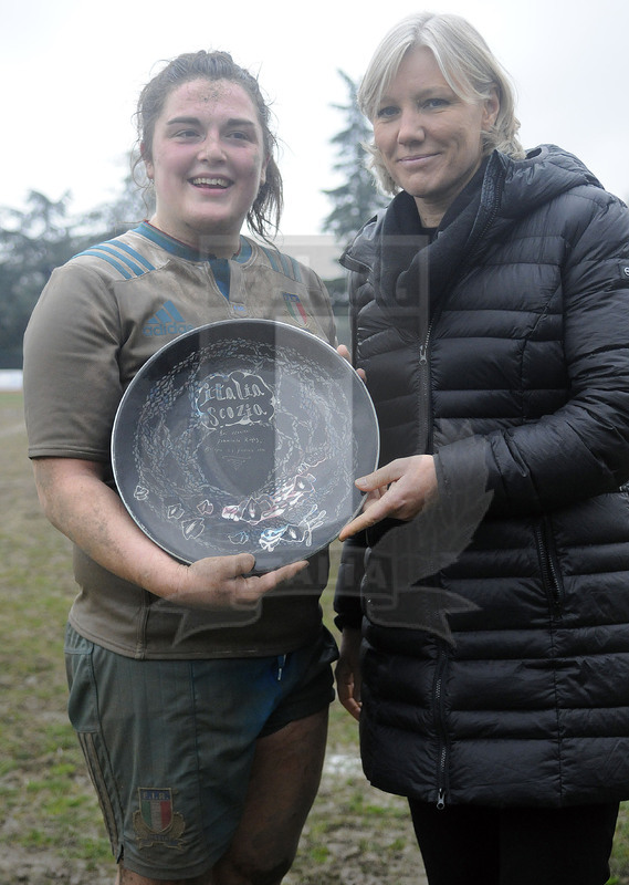 RBS Sei Nazioni Donne 2016, Round 3, Bologna, Stadio Pier Paolo Bonori 28/02/2016, Italia Donne v Scozia Donne, Melissa Bettoni, Woman of the match, premiata da Josefa Idem.