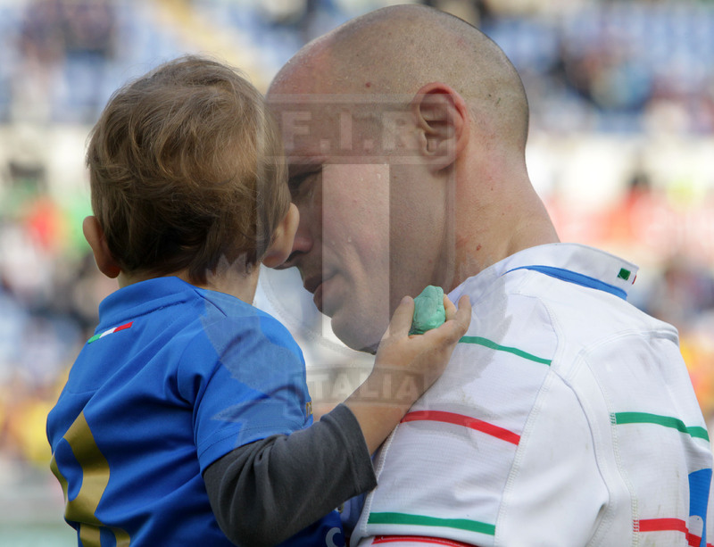 Guinness Sei Nazioni 2019, Round 5, Roma, stadio Olimpico 16/03/2019, Italia v Francia, Sergio Parisse con il figlio. Foto Daniele Resini/Fotosportit