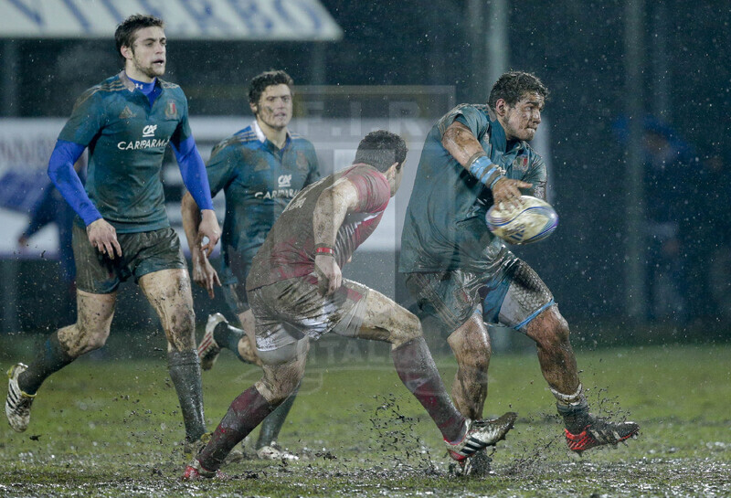 RBS 6 Nazioni U20 2013, Viterbo, Stadio Enrico Rocchi, 22-02-2013, Italia U20 v Galles U20. Tiziano Pasquali si apre l\