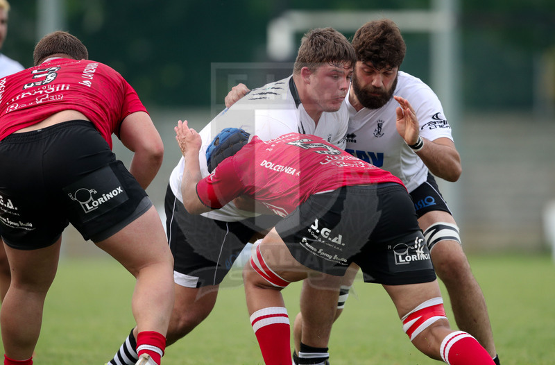Rugby, Finale Serie A, Piacenza, Stadio Beltrametti, 9/06/2019, SITAV Lyons Piacenza v HSB Rugby Colorno. Una carica di Barend Jacobus Potgieter col sostegno di Nicola Pedrazzani su Tommaso Rossi. Foto Roberto Bregani/Fotosportit.