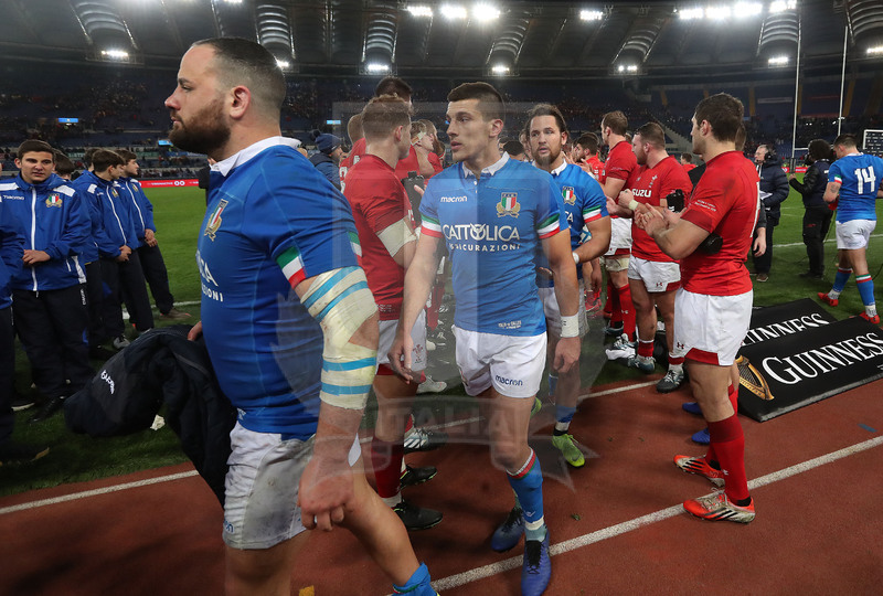 Guinness Sei Nazioni 2019, Round 2, Roma, Stadio Olimpico 09/02/2019, Italia v Galles, gli Azzurri nel corridoio gallese a fine match. Foto Daniele Resini/Fotosportit