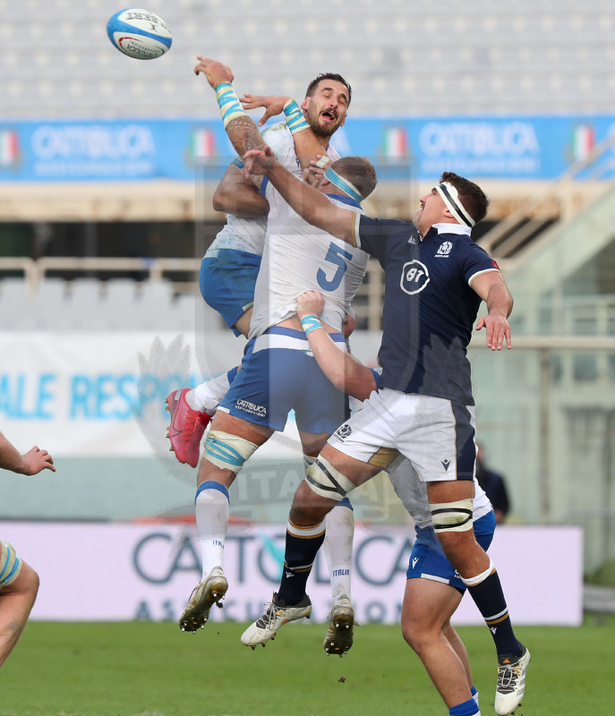 Autumn Nations Cup, Cattolica Test match 2020, Firenze, stadio Lanfranchi 14/11/2020, Italia v Scozia, Mattia Bellini Niccolò Cannone e Scott Cummings su un pallone alto. Foto Daniele Resini/Fotosportit