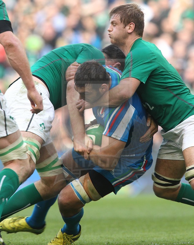Rbs Sei Nazioni 2014, Dublino, Aviva Stadium, 08/03/2014, Irlanda v Italia, Quintin Geldenhuys fermato. Foto Daniele Resini/Fotosportit