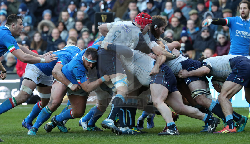 Guinness Sei Nazioni 2018, Round 1, Edimburgo, Murrayfield 02/02/2019, Scozia v Italia, drive scozzese con Sisi e Lovotti che cercano di difendere. Foto Daniele Resini/Fotosportit