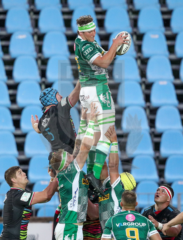 Guinness PRO14 Rainbow Cup 2020-2021, Parma, Stadio Lanfranchi, 7//05/2020, Zebre vs Benetton. Michele Lamaro in touche contro Ian Nagle. Foto: Roberto Bregani/Fotosportit