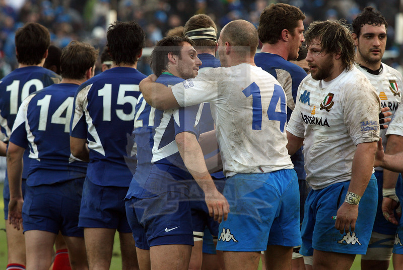 Sei Nazioni 2007, Roma, stadio Flaminio 03/02/2007, Italia v Francia, il saluto delle squadre a fine match. Foto Daniele Resini/Fotosportit