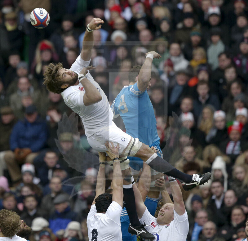 RBS 6 Nazioni 2013, Londra, Twickenham Stadium, 10-03-2013, Inghilterra v Italia. Geoff Parling  conquista l\