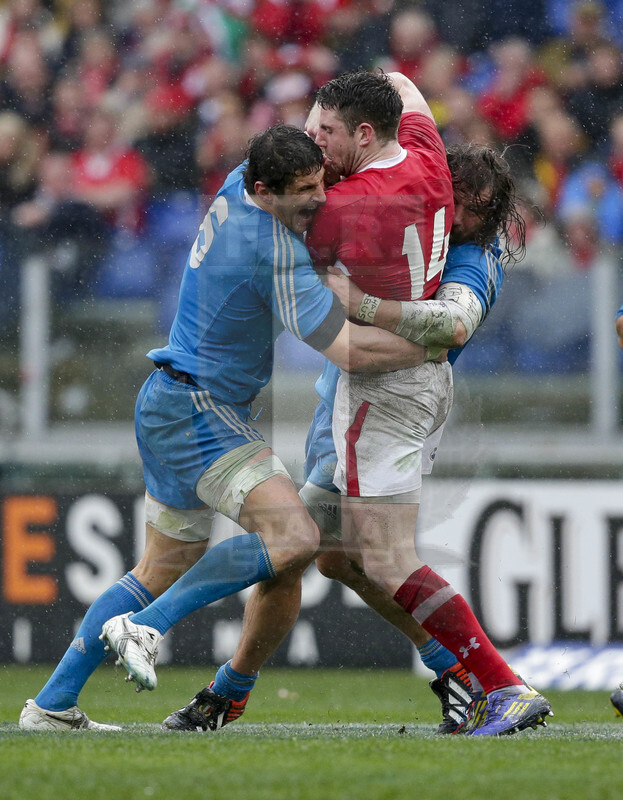 RBS 6 Nazioni 2013, Roma, Stadio Olimpico, 23-02-2013, Italia v Galles. Martin Castrogiovanni e Alessandro Zanni su Alex Cuthbert