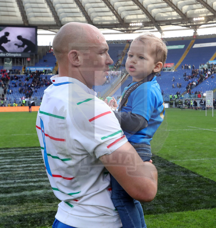 Guinness Sei Nazioni 2019, Round 5, Roma, stadio Olimpico 16/03/2019, Italia v Francia, Sergio Parisse con il figlio. Foto Daniele Resini/Fotosportit