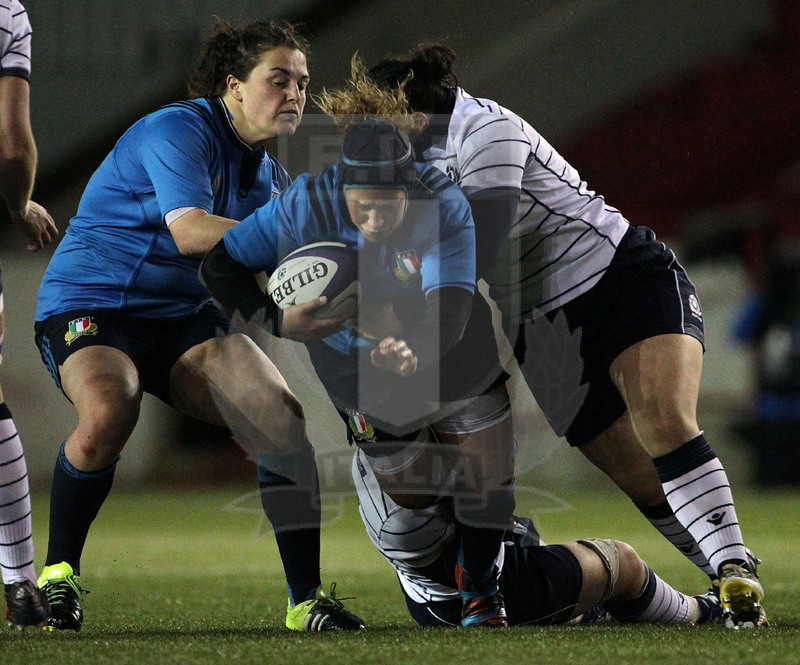 RBS Sei Nazioni 2017, Cumbernauld, Broadwood Stadium 17/03/2017 Scozia Donne v Italia Donne, Elisa Cucchiella con Melissa Bettoni in sostegno. Foto Daniele Resini/Fotosportit