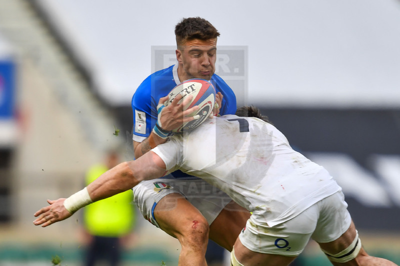 Guinness Sei Nazioni 2021, Round 2, Londra, Twickenham 13/02/2021, Inghilterra v Italia, Luca Sperandio placcato duramente da Curry. Foto Graig Thomas/Fotosportit