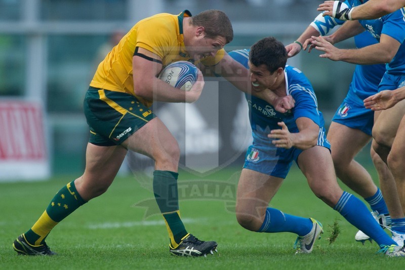 Cariparma Test Match 2013 - 09/11/2013 - Torino, Stadio Olimpico - Italia v Australia - Foto Elena Barbini-James Slipper in attacco contrastato da Luca Morisi