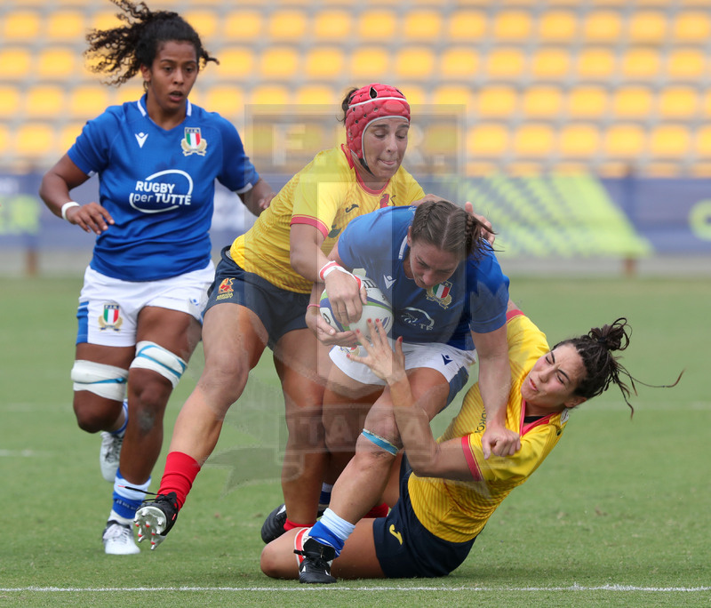 Rugby World Cup 2021 Women, Qualifier, Parma, stadio Lanfranchi 25/09/2021, Italia Donne v Spagna Donne, Lucia Gai portata a terra da Lourdes Garcia-Moreno e Monica Castelo Mejuto. Foto Daniele Resini/Fotosportit
