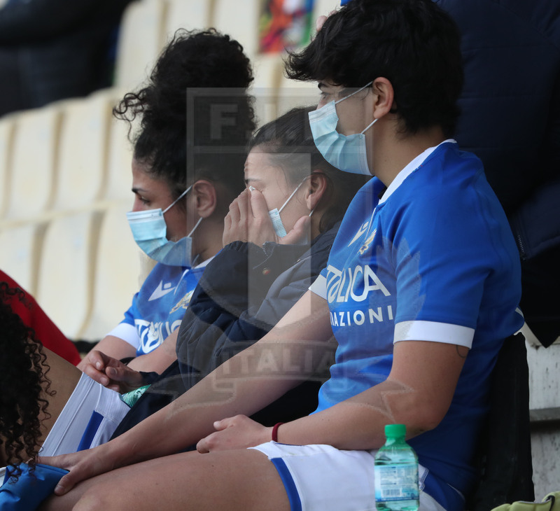 Sei Nazioni Donne 2021, Parma, stadio Lanfranchi 10/04/2021, Italia v Inghilterra, Azzurre soffrono in tribuna gli ultimi minuti del match. foto Daniele Resini/Fotosportit