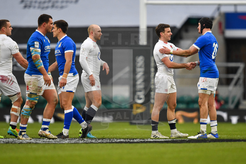 Guinness Sei Nazioni 2021, Round 2, Londra, Twickenham 13/02/2021, Inghilterra v Italia, il saluto delle squadre a fine match. Foto Graig Thomas/Fotosportit