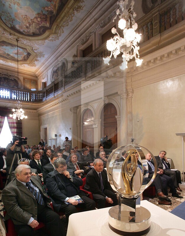 Presentazione del Irb Junior Championship Italy 2011, Unindustria Treviso 2011/03/30, il trofeo dell\