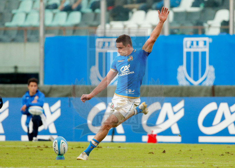 Credit Agricole Cariparma Test Match 2017, Catania, Stadio Massimino, 11-11-2017, Italia v Fiji. Carlo Canna al calcio di punizione. Foto: Roberto Bregani / Fotosportit