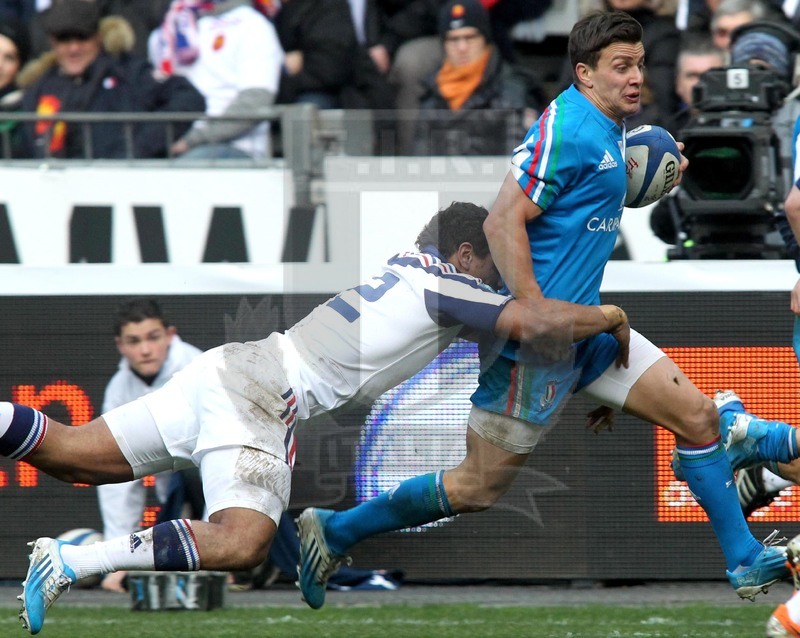 Rbs 6 Nazioni 2014, round 2, Parigi, Stade de France 09/02/2014, Francia v Italia, Tommaso Iannone placcato da Fofana. Foto Daniele Resini/Fotosportit