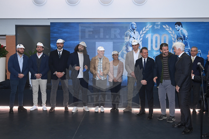 ROME, ITALY - MARCH 12: Leonardo Ghiraldini, Mauro Bergamasco, Marco Bortolami, Martin Castrogiovanni, Alessandro Troncon, Sara Barattin, Alessandro Zanni, Marco Zennaro and Marzio Innocenti attend the Centurion Test Cap ceremony before the Guinness Six Nations Rugby match between Italy and Scotland at Stadio Olimpico on March 12, 2022 in Rome, Italy. (Photo by Tullio Puglia - Federugby/Getty Images)