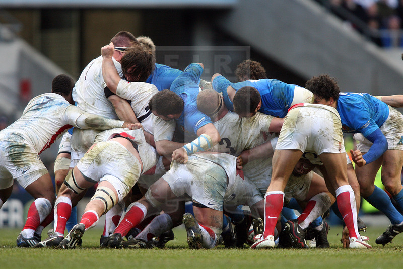 Rbs Sei Nazioni 2009, Londra, Twickenham 07/02/2009, Inghilterra v Italia, cedimento della mischia inglese. Foto Daniele Resini/Fotosportit