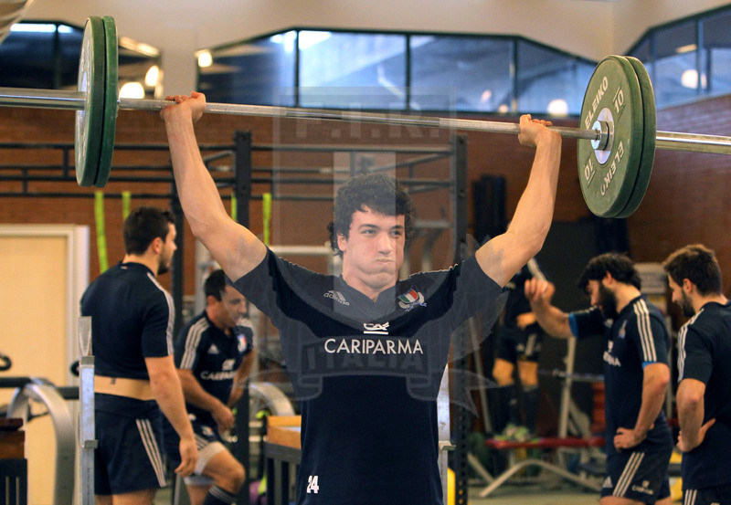 Raduno Sei Nazioni 2014, Roma, impianti Coni, 21/01/2014, allenamento della Nazionale, trequarti in palestra, Leonardo Sarto.