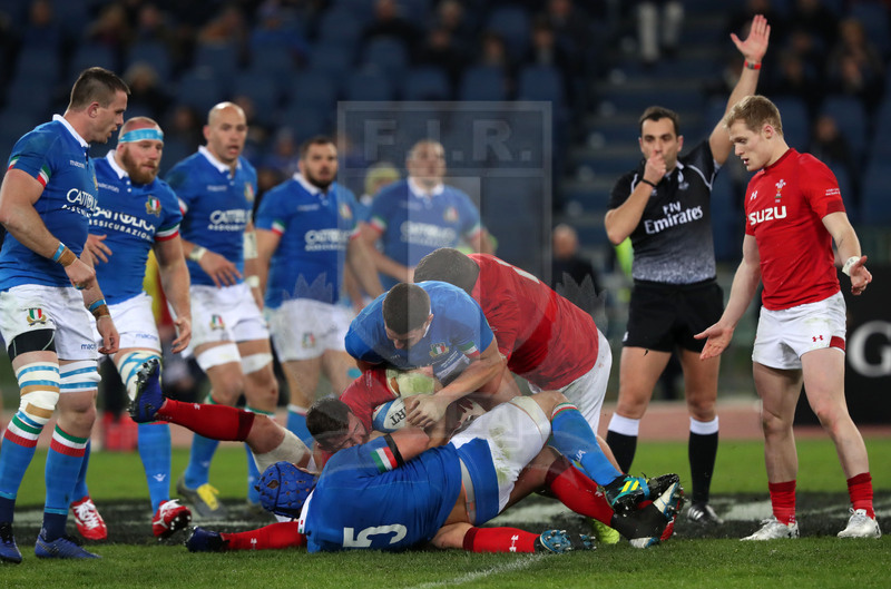Guinness Sei Nazioni 2019, Round 2, Roma, Stadio Olimpico 09/02/2019, Italia v Galles, Budd e Alla difendono con fallo. Foto Daniele Resini/Fotosportit
