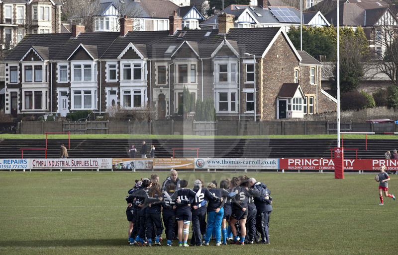 Rbs 6 Nazioni Donne, Abevaron, Talbot Athletic Ground 02/02/2014, Galles v Italia, il cerchio delle Azzurre prima del match.