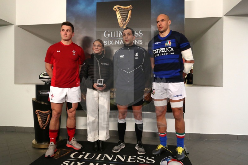 Guinness Sei Nazioni 2019, Round 2, Roma, Stadio Olimpico 09/02/2019, Italia v Galles, il sorteggio prima del match, con Mathieu Raynal, Johnathan Davies e Sergio Parisse. Foto Daniele Resini/Fotosportit