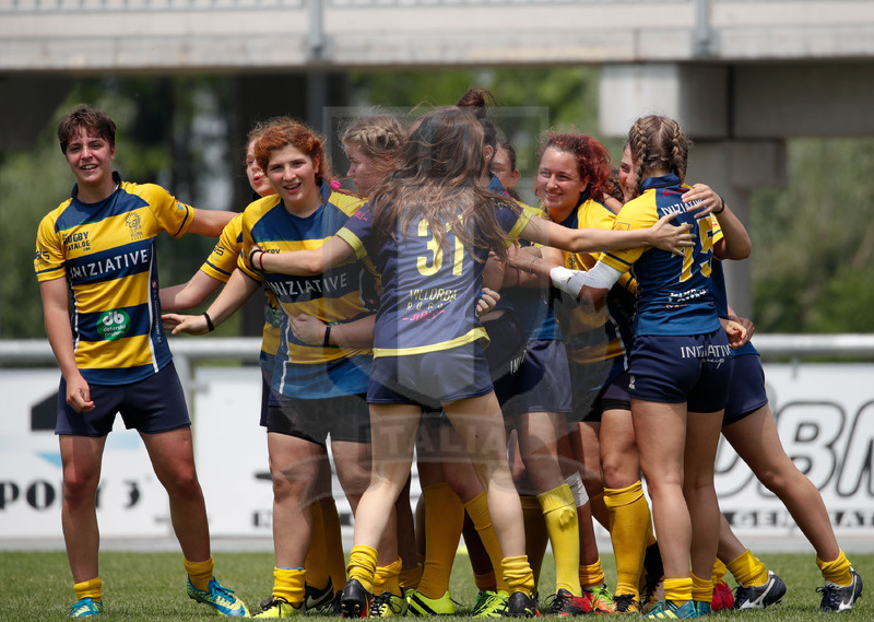 Finali Trofeo Interregionale U16 e Coppa Italia Femminile Seniores Femminile "Trofeo Rebecca Braglia", Calvisano (BS), Pata Stadium, 2-3 Giugno 2018. Le ragazze del Villorba festeggiano la vittoria al termine della finale per il Trofeo Interregionale U16. Foto: Roberto Bregani @ fotosportit
