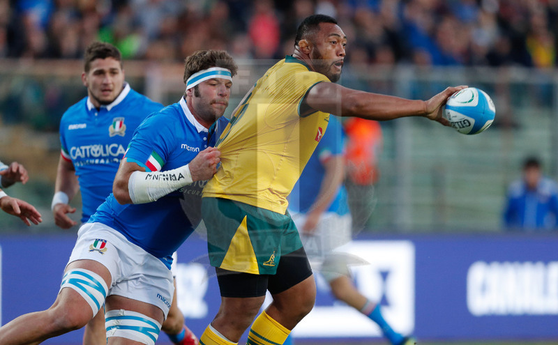 Cattolica Test Match 2018, Padova, Stadio Euganeo, 17-11-2018, Italia v Australia. Marco Fuser cerca di fermare Sekope Kepu. Foto: Roberto Bregani / Fotosportit