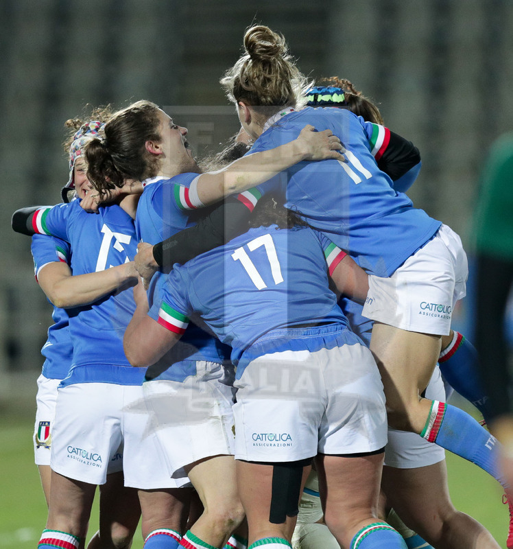 Guinness Sei Nazioni 2019 Donne, Round 3, Parma, Stadio Lanfranchi, 23/02/2019, Italia Donne v Irlanda Donne. Le azzurre festeggiano a fine partita. Foto Roberto Bregani/Fotosportit