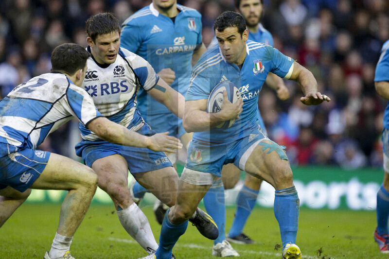 RBS 6 Nazioni 2013, Edimburgo, Murrayfield Stadium, 9-02-2013, Scozia v Italia. Canale cerca un varco nella difesa scozzese