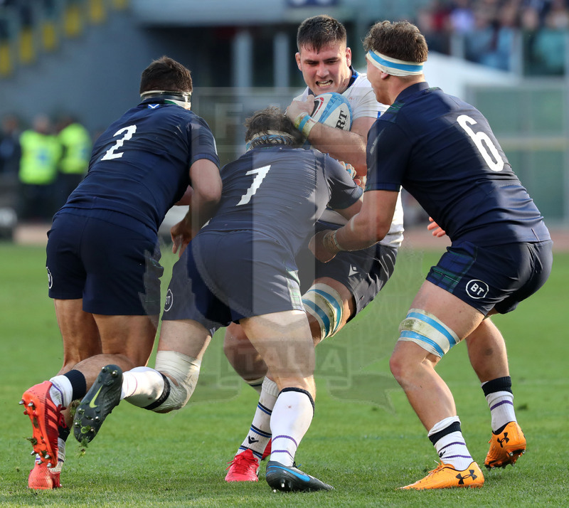 Guinness Sei Nazioni 2020, Round 3, Roma, Stadio Olimpico 22/02/2020, Italia v Scozia, Jake Polledri attaccato da Fagerson, Hamish e Ritchie. Foto Daniele Resini/Fotosportit.