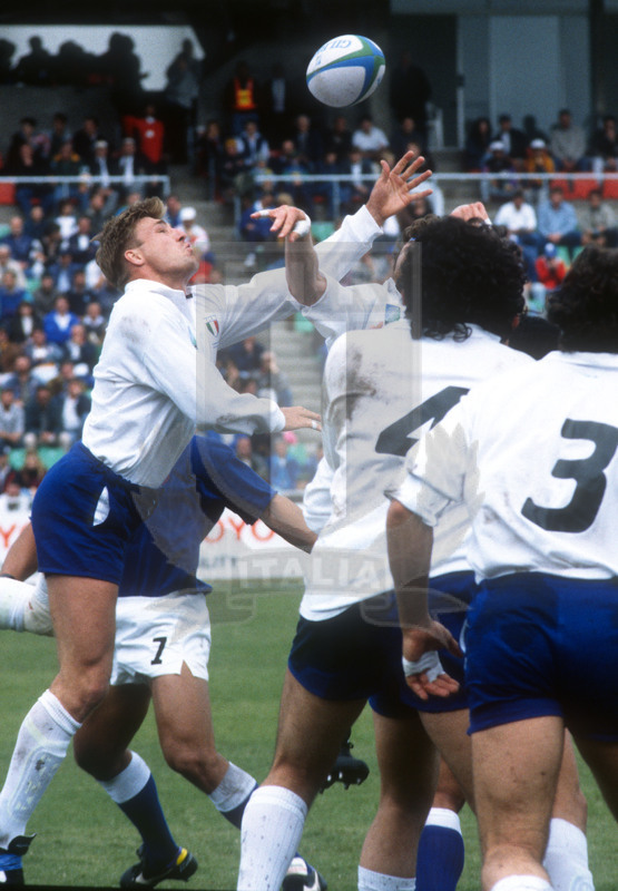 Rugby World Cup 1995, Pool B, East London, Basil Kenyon 27/05/1995, Italia v Western Samoa, Julian Gardner contende palla in touche. Foto Daniele Resini/Fotosportit