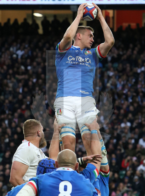 Guinness Sei Nazioni 2019, Round 4, Londra, Twickenham 09/03/2019, Inghilterra v Italia, Federico Ruzza conquista touche a due mani. Foto Daniele Resini/Fotosportit