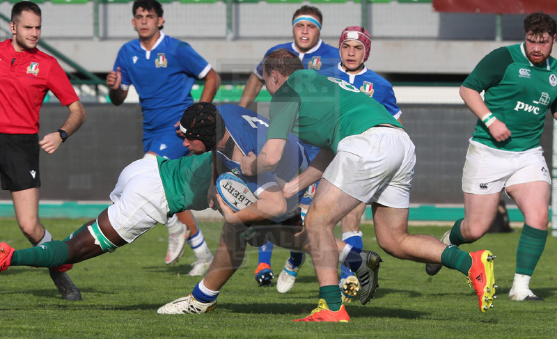 Test match U18, Trviso, stadio di Monigo, Italia U18 v Irlanda U18, placcaggio raddoppiato su Vittorio Padoan. Foto Daniele Resini/Fotosportit
