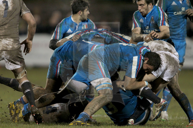 RBS Sei Nazioni 2015, Devonport 13/02/2015, Inghilterra U20 v Italia U20, ruck azzurra con D\