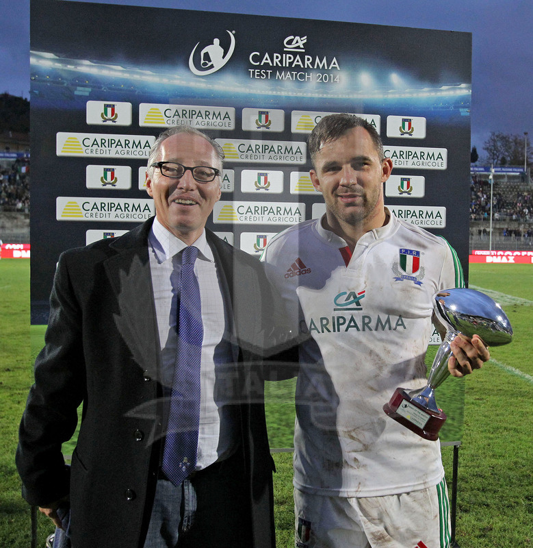 Cariparma test match 2014, Ascoli Piceno 08/11/2014, Italia v Samoa, la premiazione di Simone Favaro Cariparma man or the match con Hughes Brasseur.