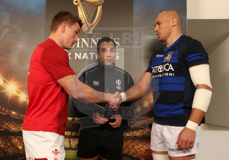 Guinness Sei Nazioni 2019, Round 2, Roma, Stadio Olimpico 09/02/2019, Italia v Galles, il sorteggio prima del match, con Mathieu Raynal, Johnathan Davies e Sergio Parisse. Foto Daniele Resini/Fotosportit