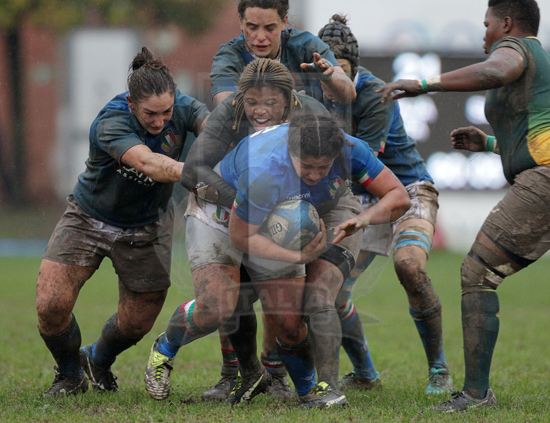 Cattolica Test Match Donne, Prato, stadio Chersoni 25/11/2018, Italia Donne v Sudafrica Donne, Silvia Turani forza la linea. Foto Daniele Resini/Fotosportit