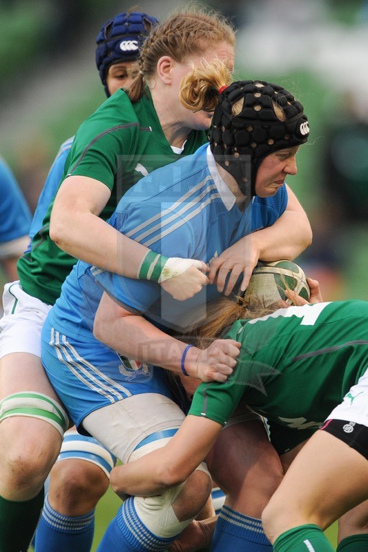 Rbs Sei Nazioni Donne 2014, Dublino, Aviva Stadium, 08/03/2014, Italia v Irlanda.Foto Elena Barbini.Michela Este bloccata dalle avversarie
