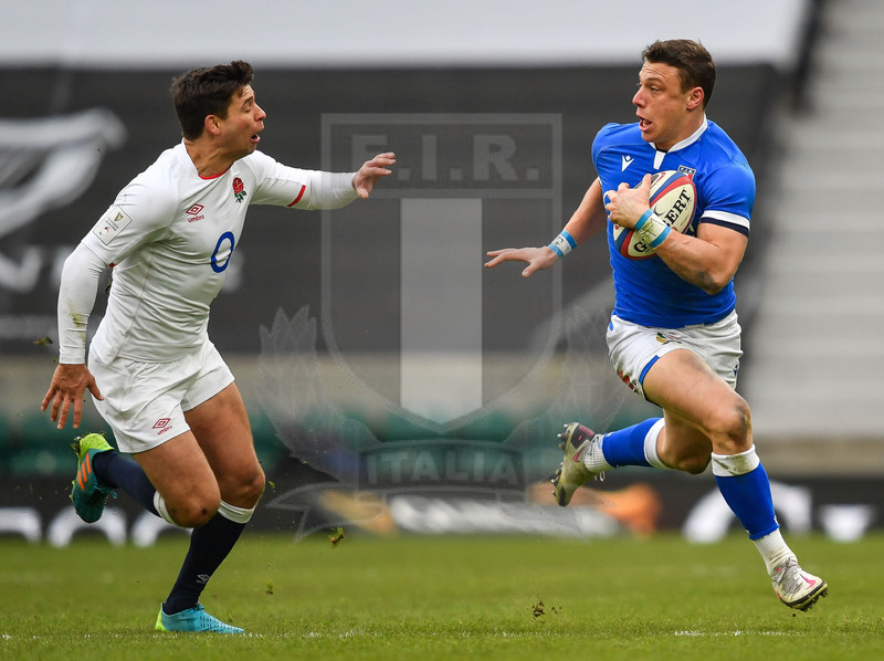 Guinness Sei Nazioni 2021, Round 2, Londra, Twickenham 13/02/2021, Inghilterra v Italia, Paolo Garbisi affronta Ben Youngs. Foto Graig Thomas/Fotosportit