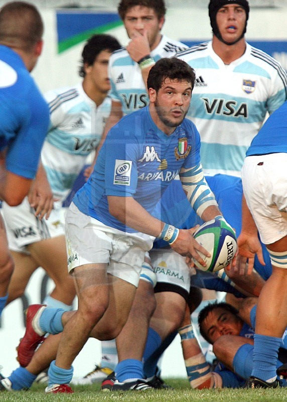 Irb Junior Championship Italy 2011, Pool A, Rovigo 2011/06/14, Italia v Argentina, partenzandi Guglielmo Palazzani da un raggruppamento.