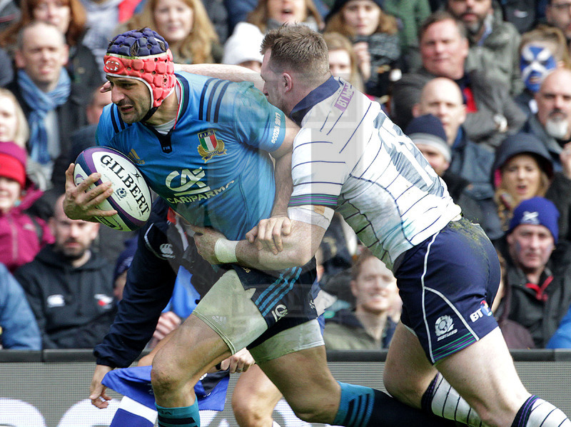 RBS Sei Nazioni 2017, Edimburgo, Murrayfield stadium 18/03/2017, Scozia v Italia, Angelo Esposito preso da Stuart Hogg. Foto Daniele Resini/Fotosportit