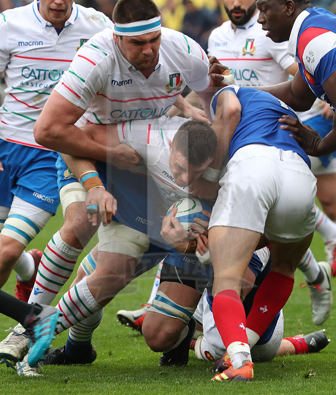 Guinness Sei Nazioni 2019, Round 5, Roma, stadio Olimpico 16/03/2019, Italia v Francia, Bram Steyn sorretto da David Sisi. Foto Daniele Resini/Fotosportit