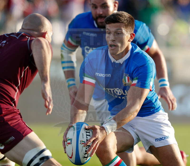 Cattolica Test Match 2018, Firenze, stadio Artemio Franchi 10/11/2018, Italia v Gorgia, Tommaso Allan attacca Lasha Lomidze. Foto Roberto Bregani.
