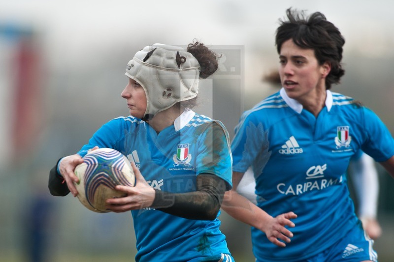 RBS 6 Nazioni Femminile 2013, Benevento, Campo Pace Vecchia, 24-02-2013, Italia v Galles. Michela Sillari con Manuela Furlan in sostegno.