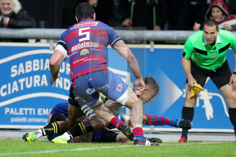 Campionato Top12 2018-2019, Finale, Calvisano (BS), Peroni Stadium, 18/05/2019, Rugby Calvisano v Rugby Rovigo. Pierre Bruno ruba palla per tuffarsi in meta. Foto: Roberto Bregani/Fotosporti